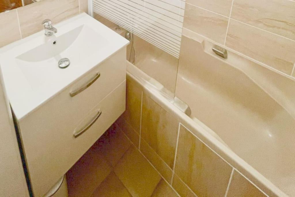 Apartment Le Havre De Ferrieres - Calme, Wi-fi, Centre Martigues